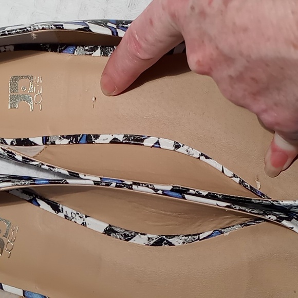 Joe's Women's Pointed Toe Leather Abstract Print Flats Size 10 Blue/Black/White - Picture 13 of 14